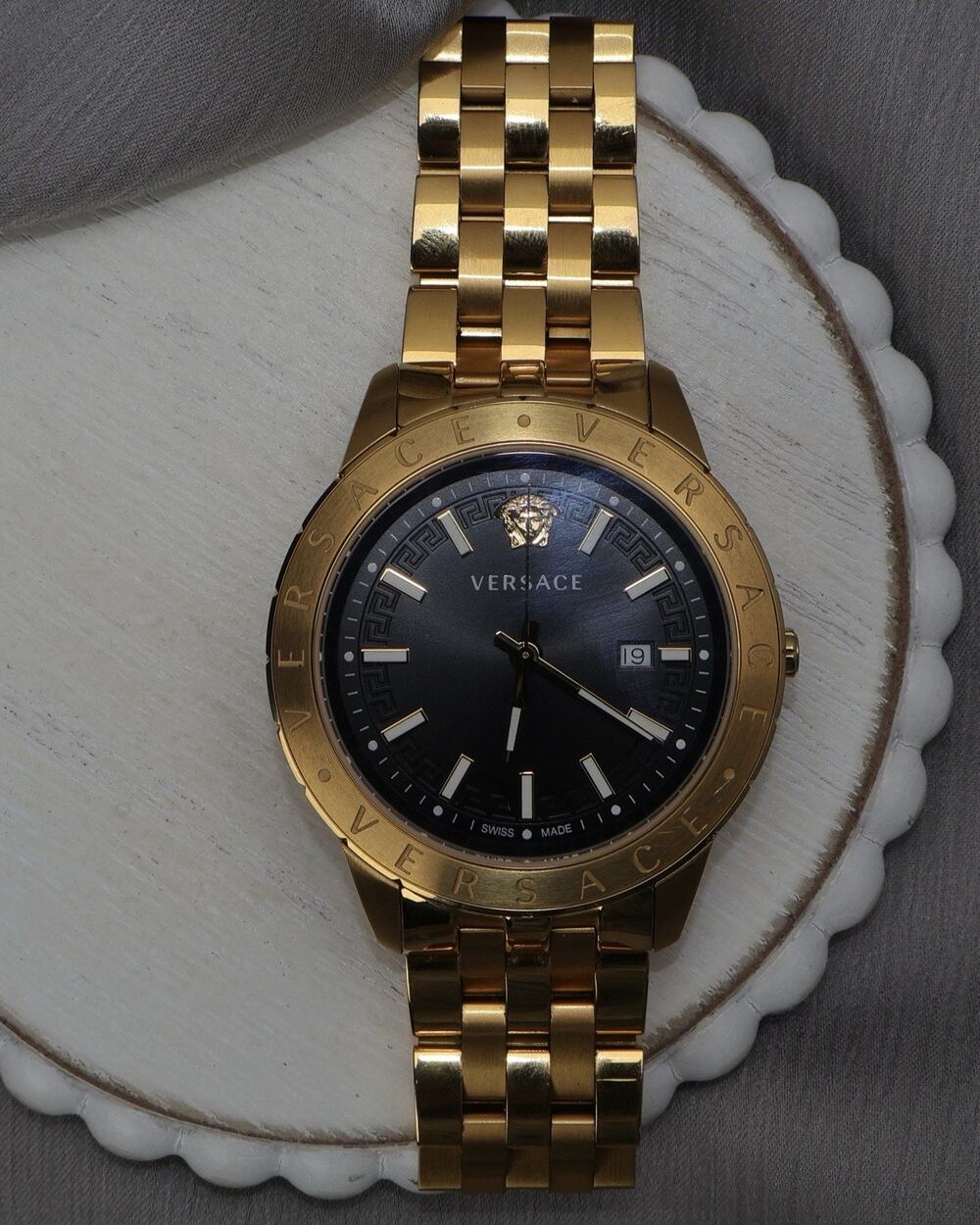 Versace Black Dial Men’s Watch 112.3G / 42mm